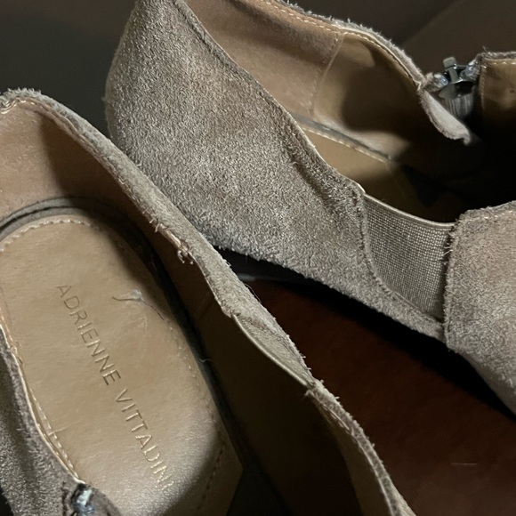 Adrienne Vittadini Camel Suede Outside Zip Wedge Bootie Size 9 - Picture 8 of 9